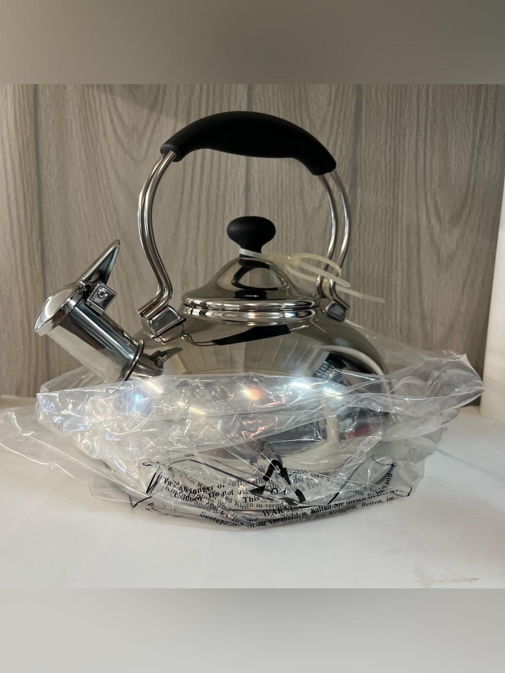 Chantal SL37-UT Stainless Steel Whistling Stove Top Tea Kettle 1.8 qt Silver New